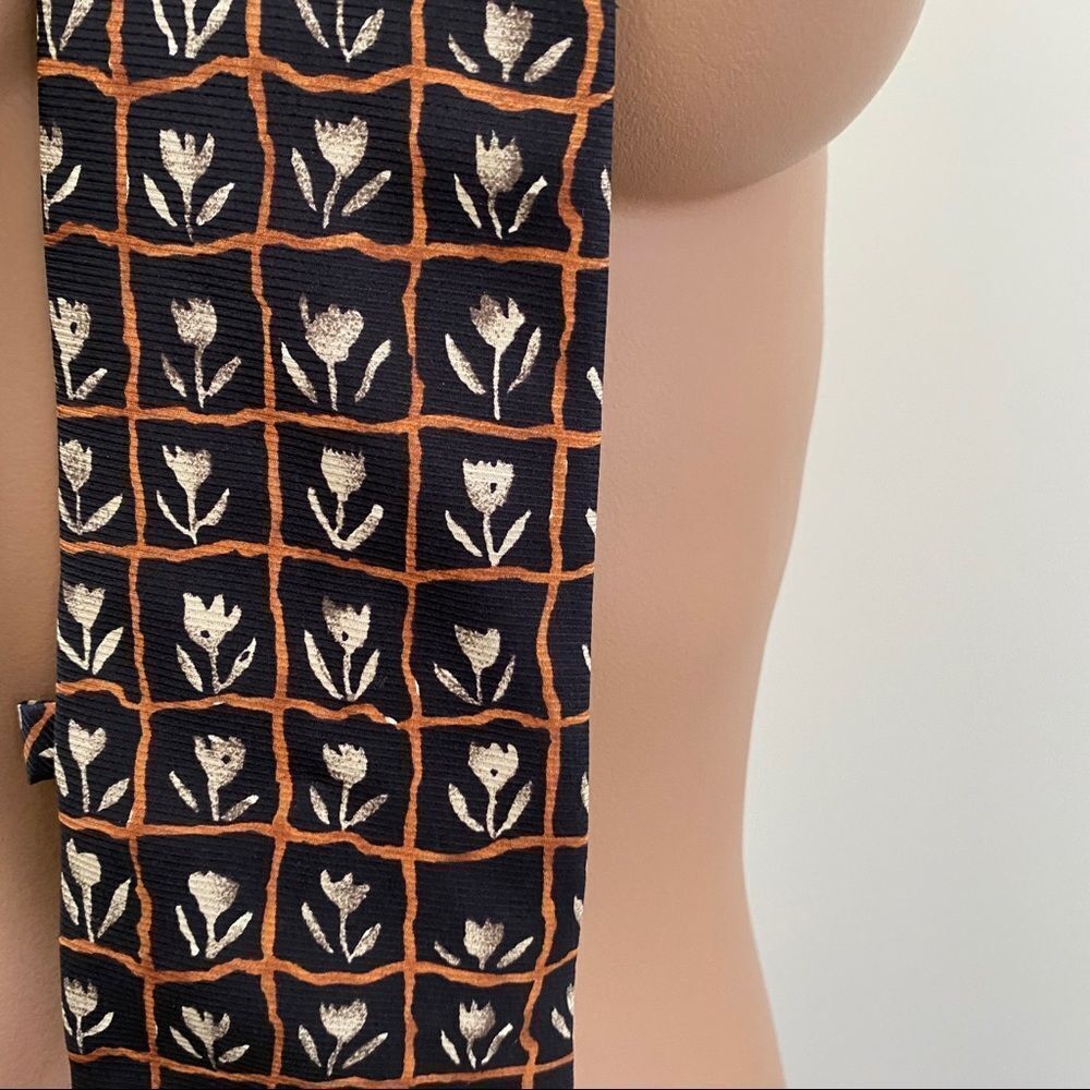 Nina Ricci vintage floral print 100% silk tie - Picture 2 of 6